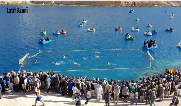 شناگران کابل در مسابقات آب‌بازی بامیان، مقام اول را گرفتند 